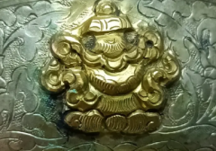 錾刻酥油灯