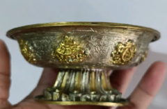 錾刻酥油灯